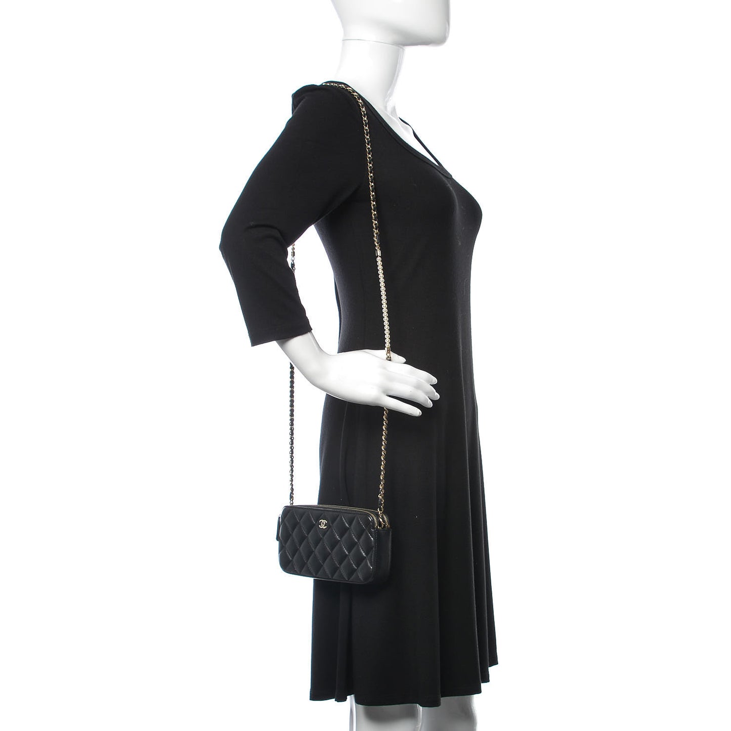 Iridescent Lambskin Quilted Pearl Clutch With Chain Black