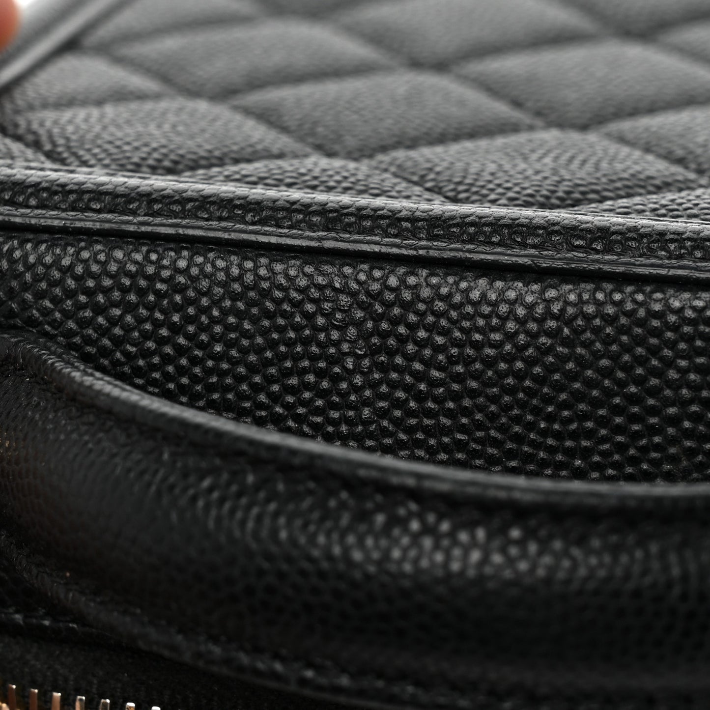 Caviar Quilted CC North South Filigree Vanity Case Black