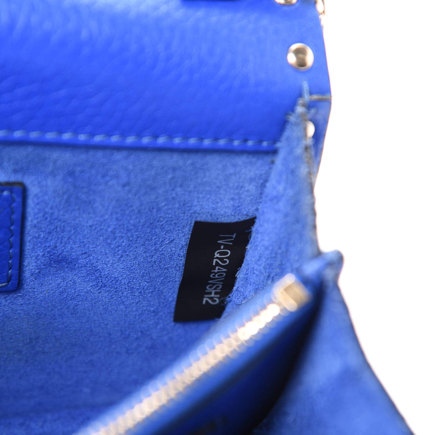 Valentino Garavani Grained Calfskin Rockstud Wallet on Chain Acid Blue 12 of 13
