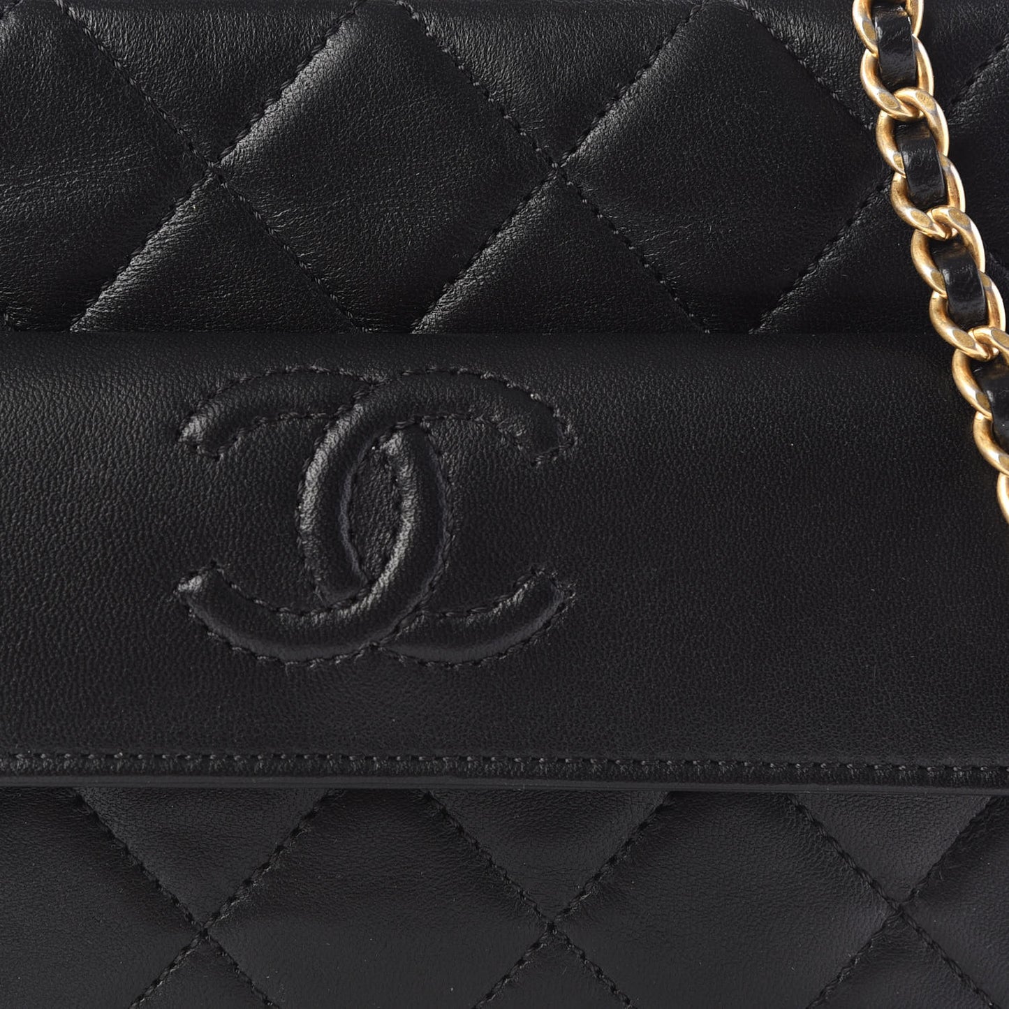 Lambskin Quilted Chain & Tassel Small Camera Case Black
