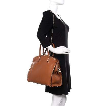 Valentino Garavani Vitello Rockstud Dome Shopper Light Cuir 2 of 16