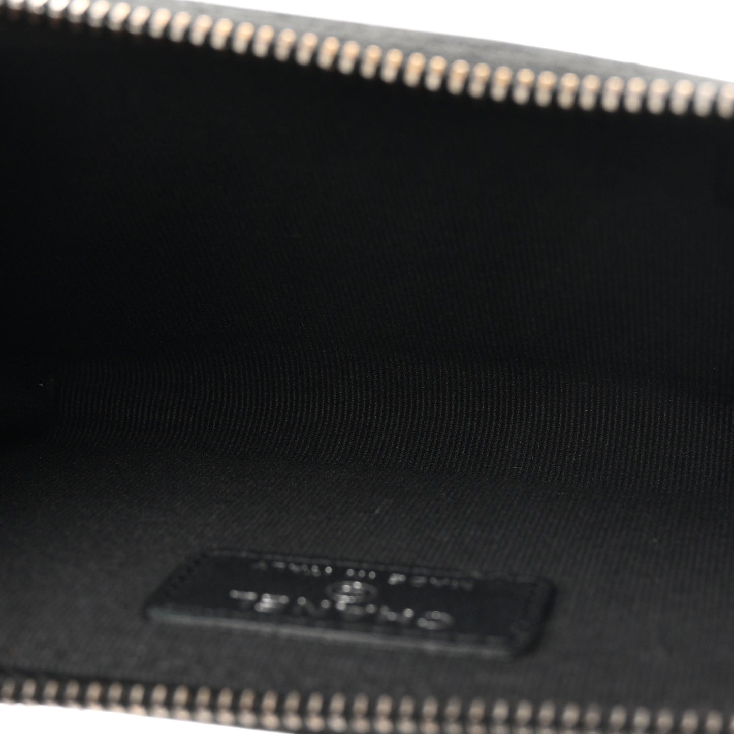 Pearly Lambskin Quilted Zip Card Holder So Black