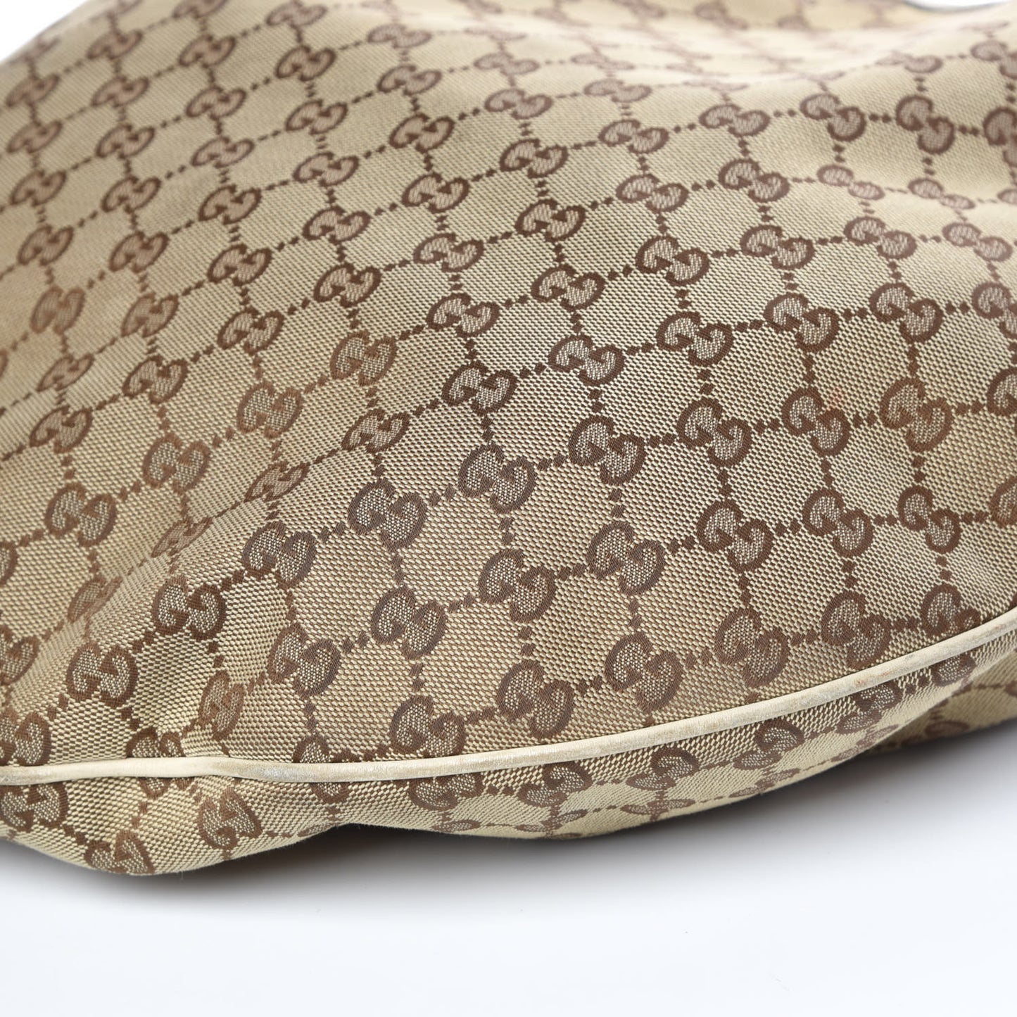 Monogram Large Wave Hobo Off White