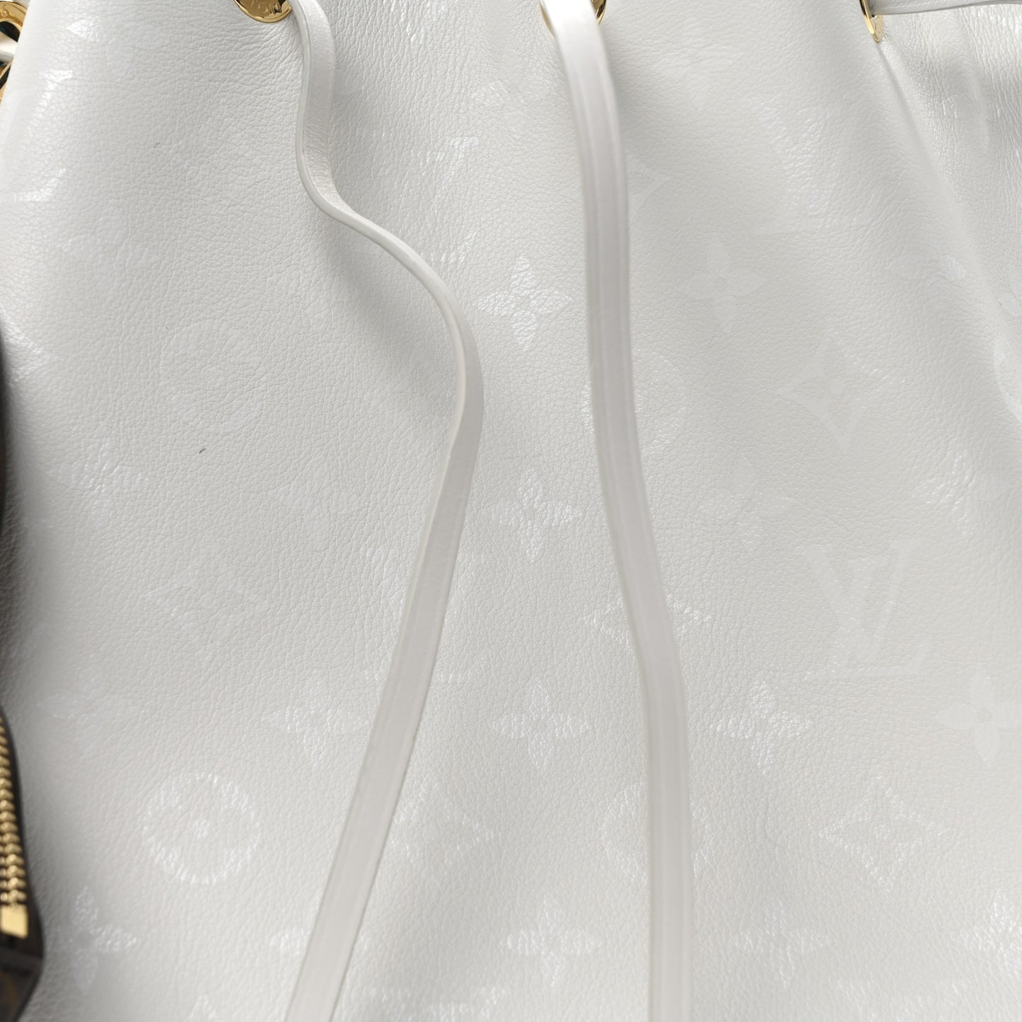 X SUN YITIAN Calfskin Monogram Petit Noe White