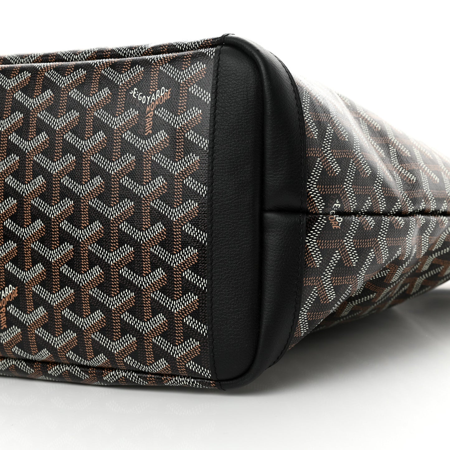 Goyardine Artois MM Black