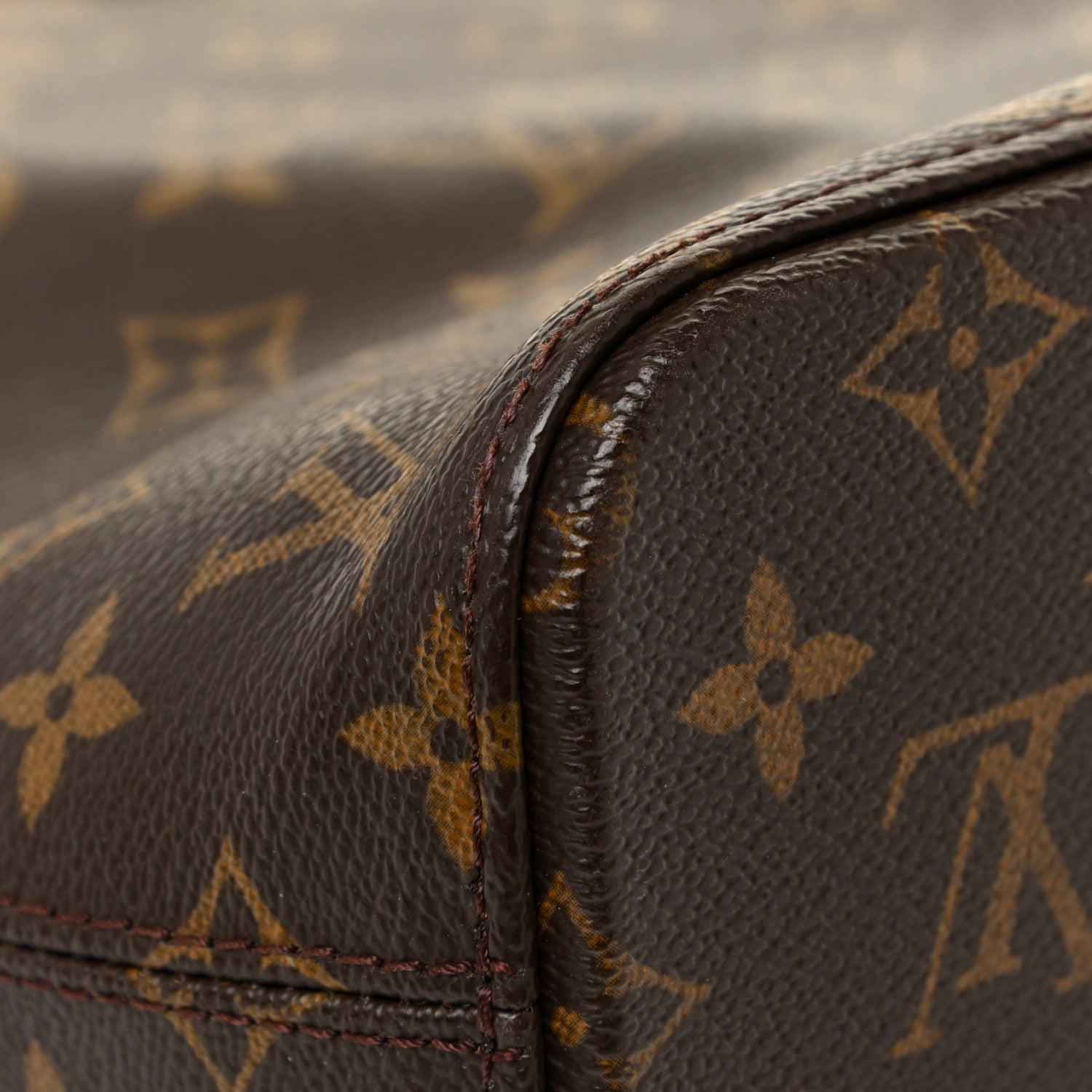 Louis Vuitton Monogram Luco 12 of 25