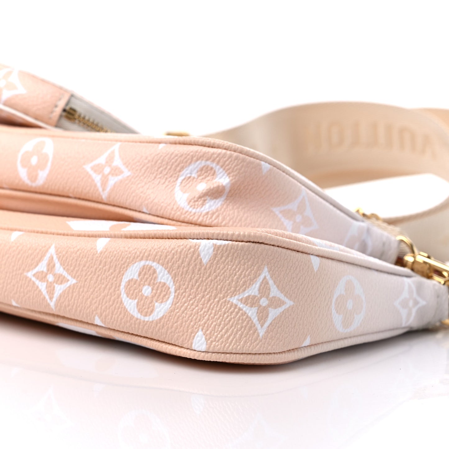 Monogram Giant By The Pool Multi Pochette Accessories Brume