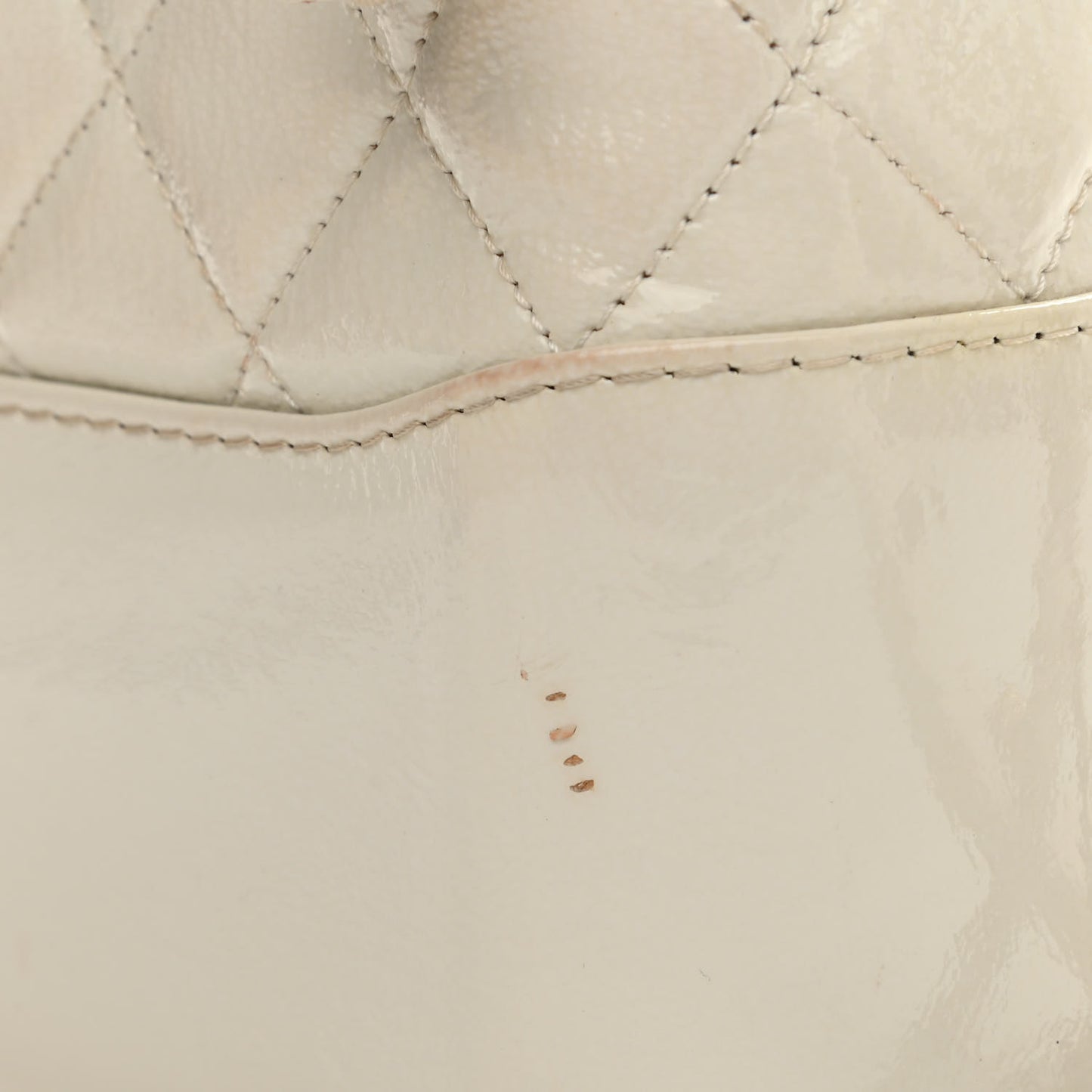 Patent Goatskin Quilted Medium Gabrielle Hobo White