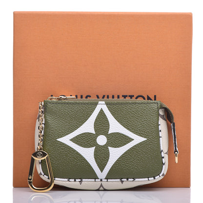 Louis Vuitton Monogram Giant Micro Pochette Accessories Kaki White 8 of 8