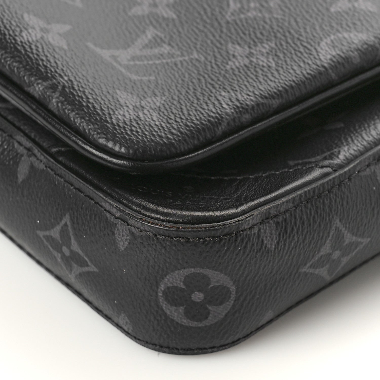 Louis Vuitton Reverse Monogram Eclipse Trio Messenger 8 of 13