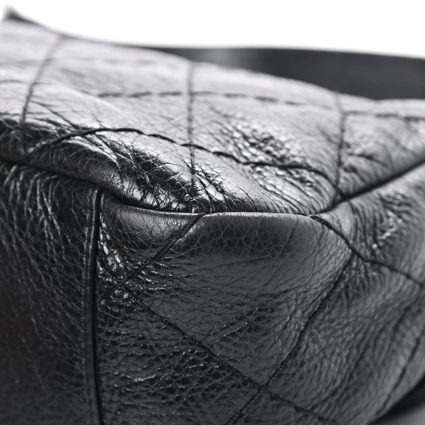 Glazed Calfskin Stitched On The Road Flap Black