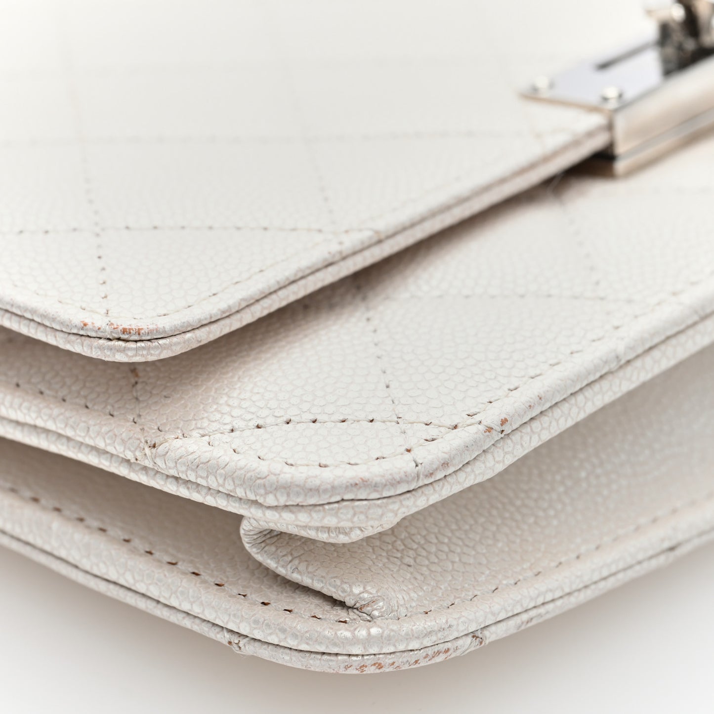 Iridescent Caviar Quilted Golden Class Wallet On Chain WOC White