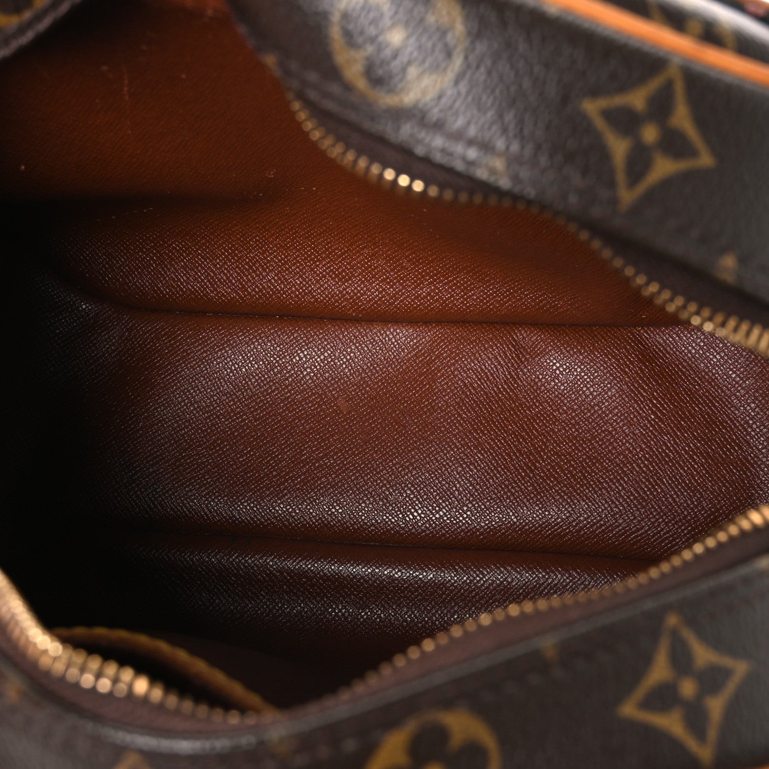 Louis Vuitton Monogram Blois 4 of 11