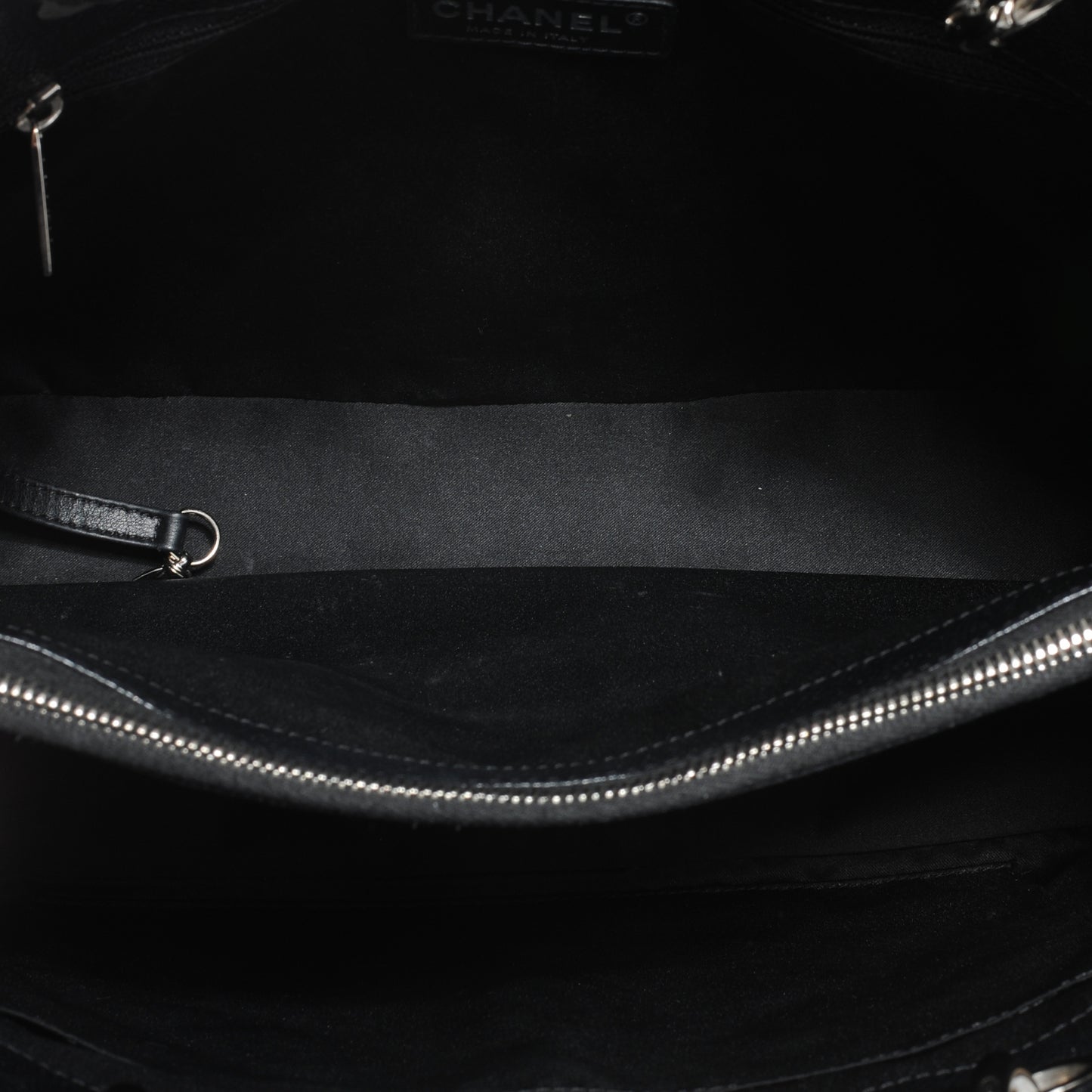Caviar Grand Shopping Tote GST Black