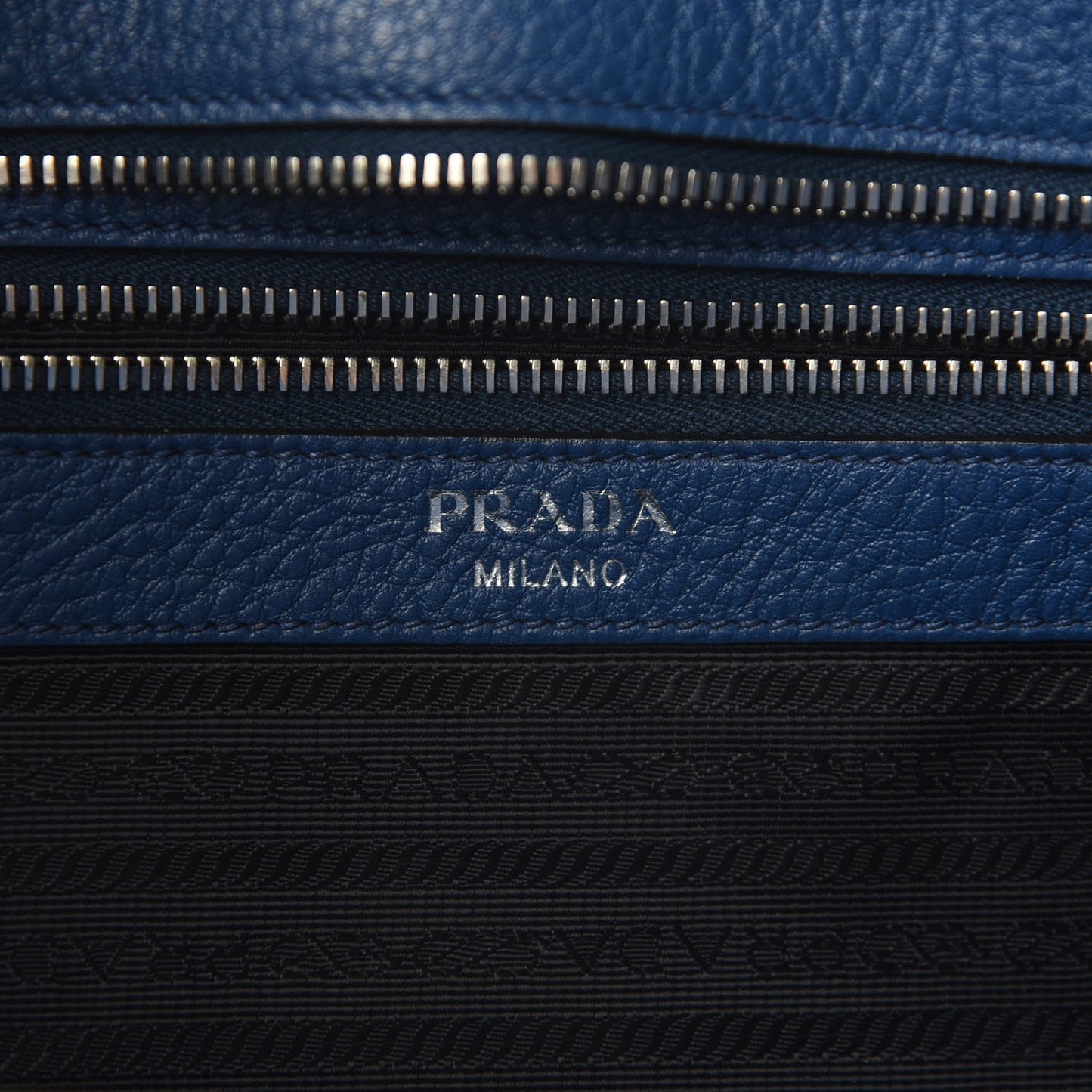 Vitello Phenix Side Zip Tote Inchiostro