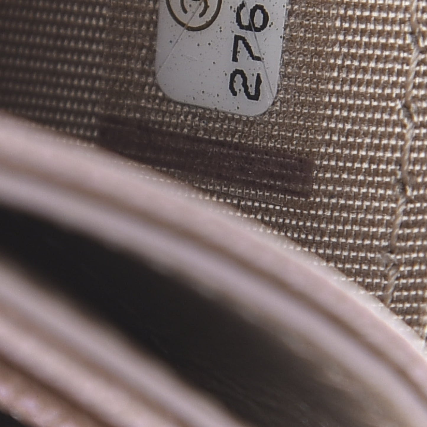 Iridescent Caviar Quilted Card Holder Beige