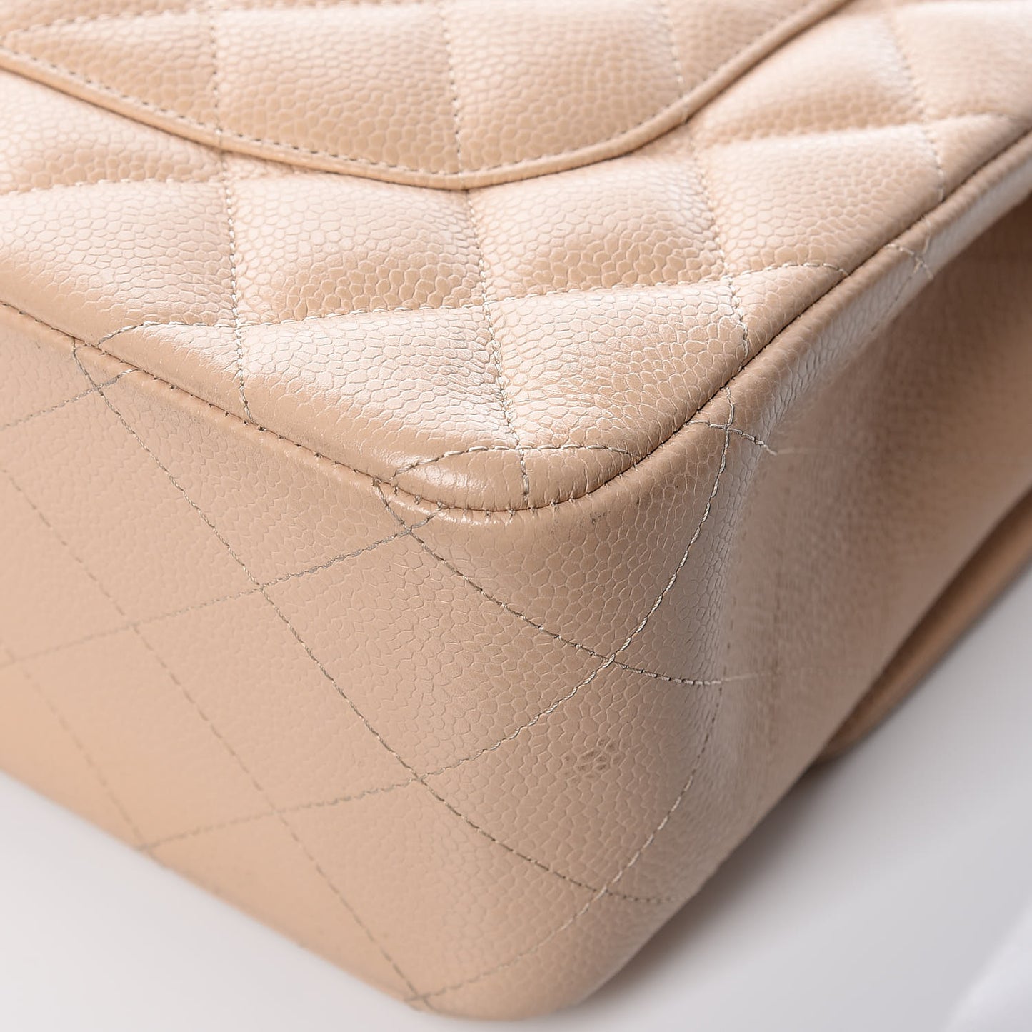 Caviar Quilted Jumbo Double Flap Beige Clair