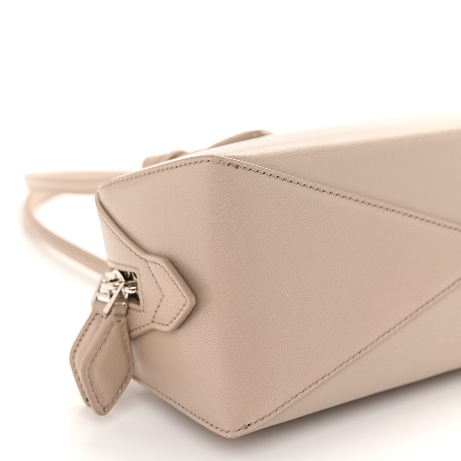 Alaia Goatskin Medium Le Teckel Bag Grege 9 of 10