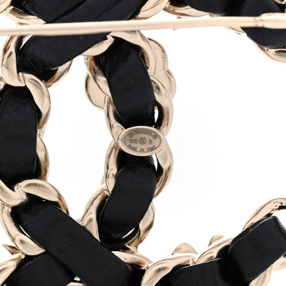 Chanel Lambskin Pearl Strass Sergeant Chanel Brooch Gold 4 of 4