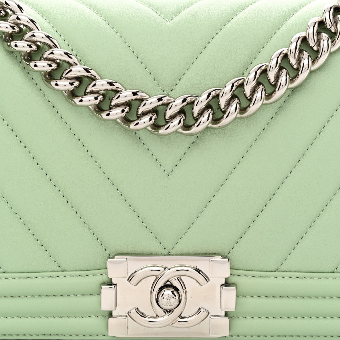 Calfskin Chevron Quilted Medium Boy Flap Green