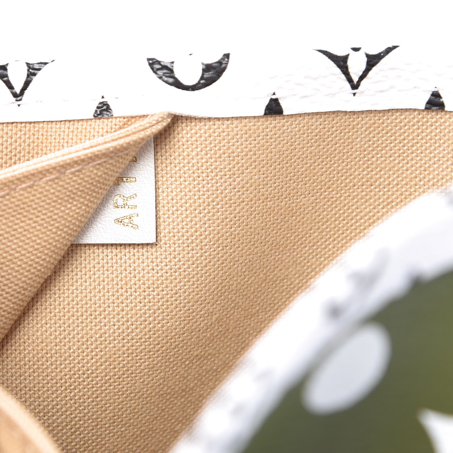 Louis Vuitton Monogram Giant Neverfull MM Kaki 8 of 11