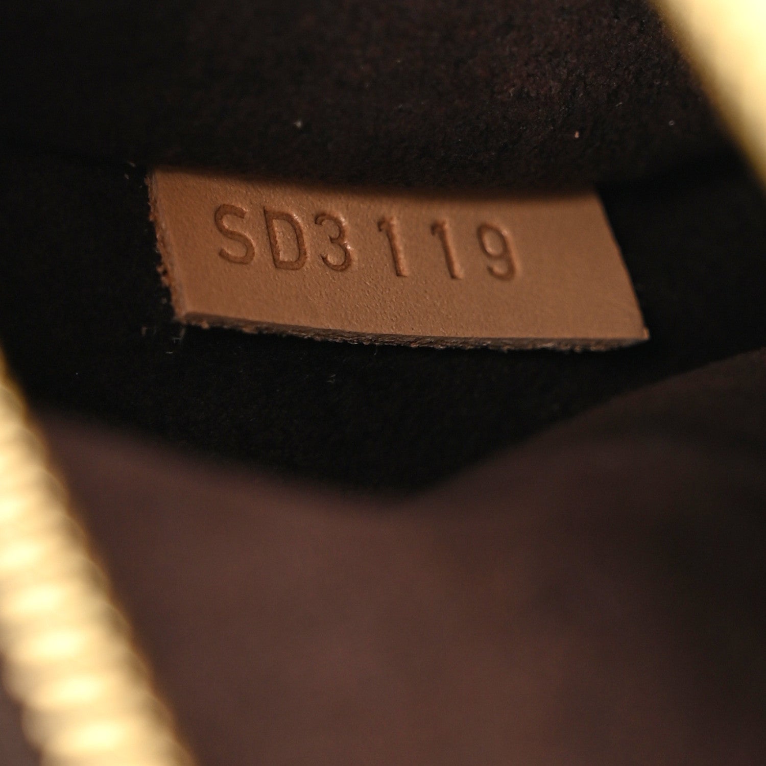 Louis Vuitton Monogram Pochette Metis 7 of 8