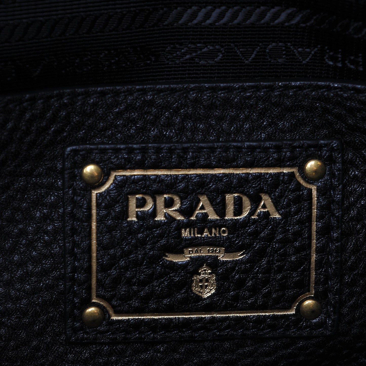 Vitello Daino Tote Nero Black