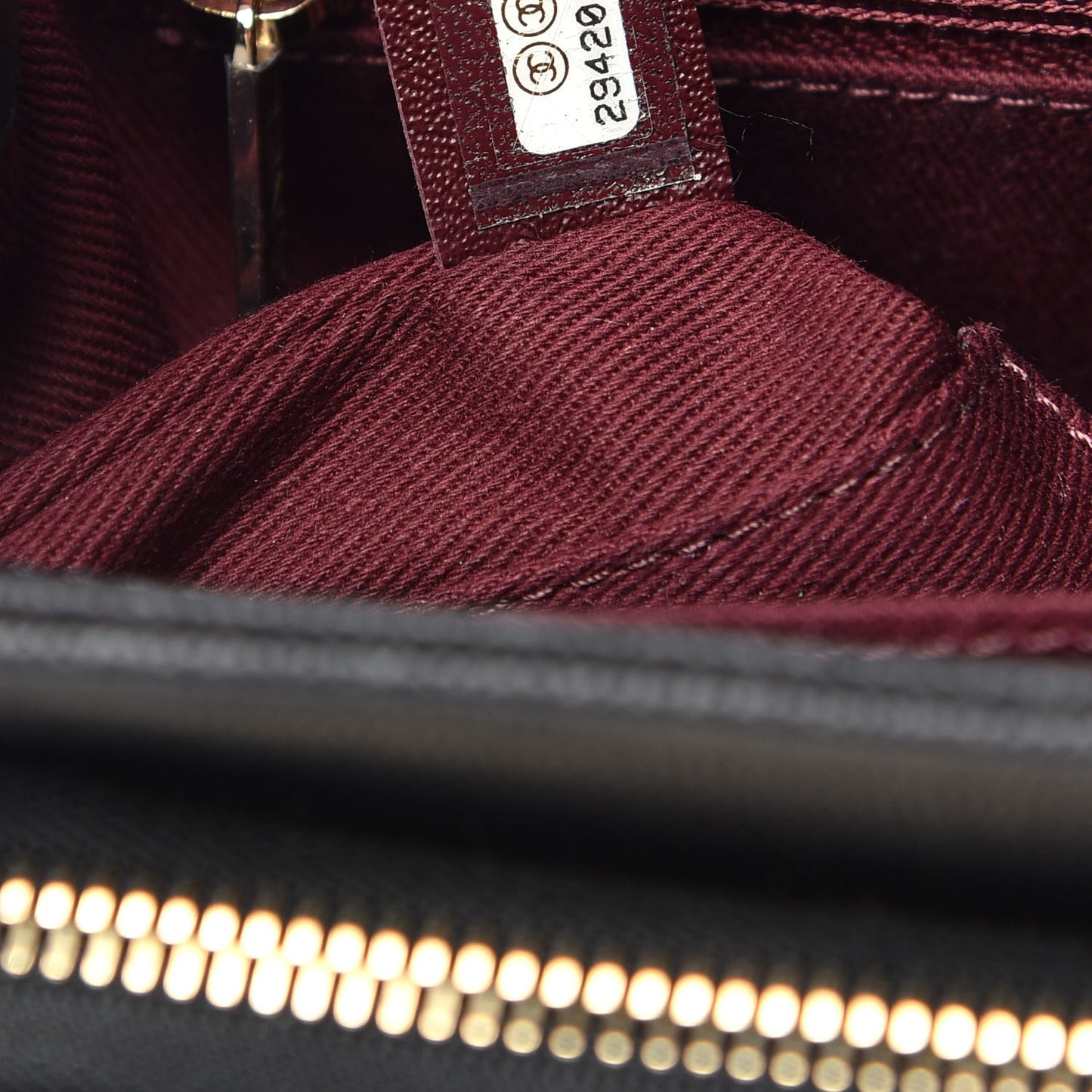 Caviar Quilted Medium Business Affinity Flap Black