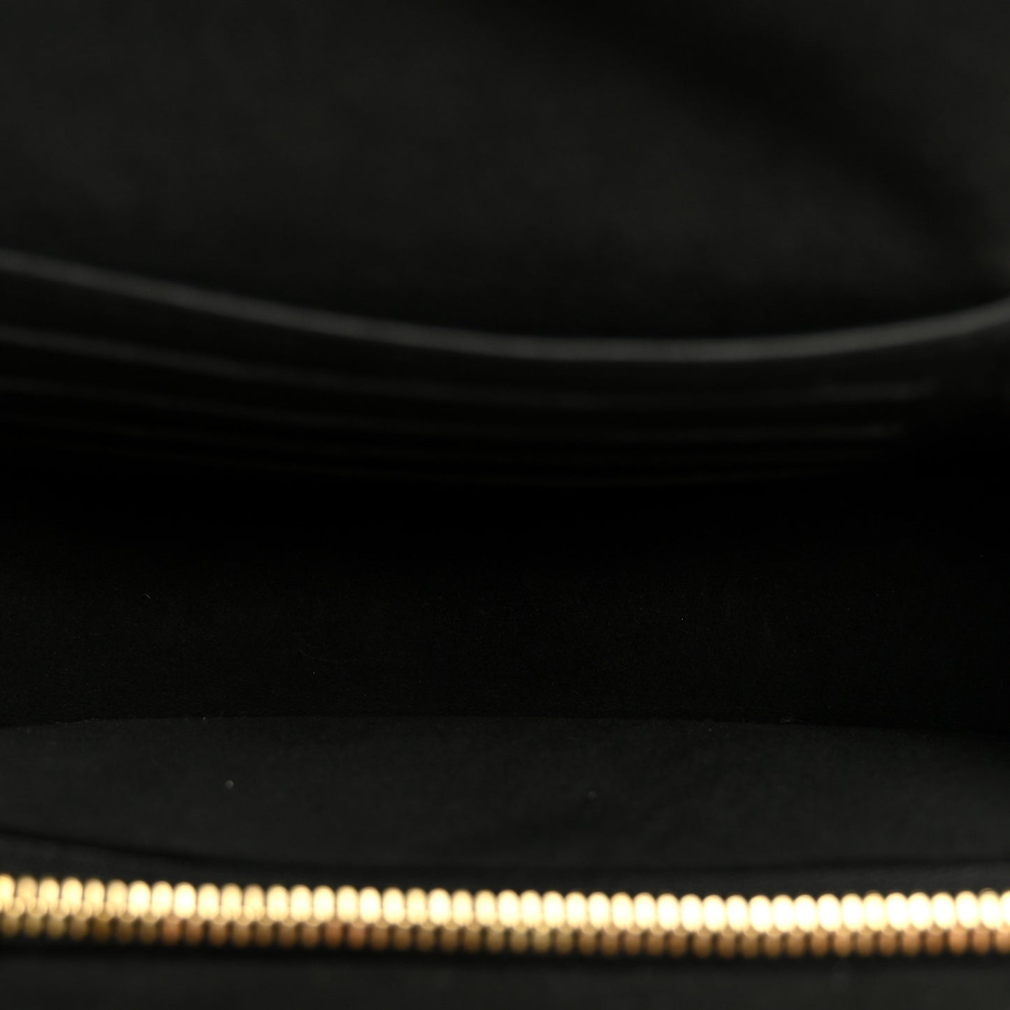 Reverse Monogram Dauphine Chain Wallet