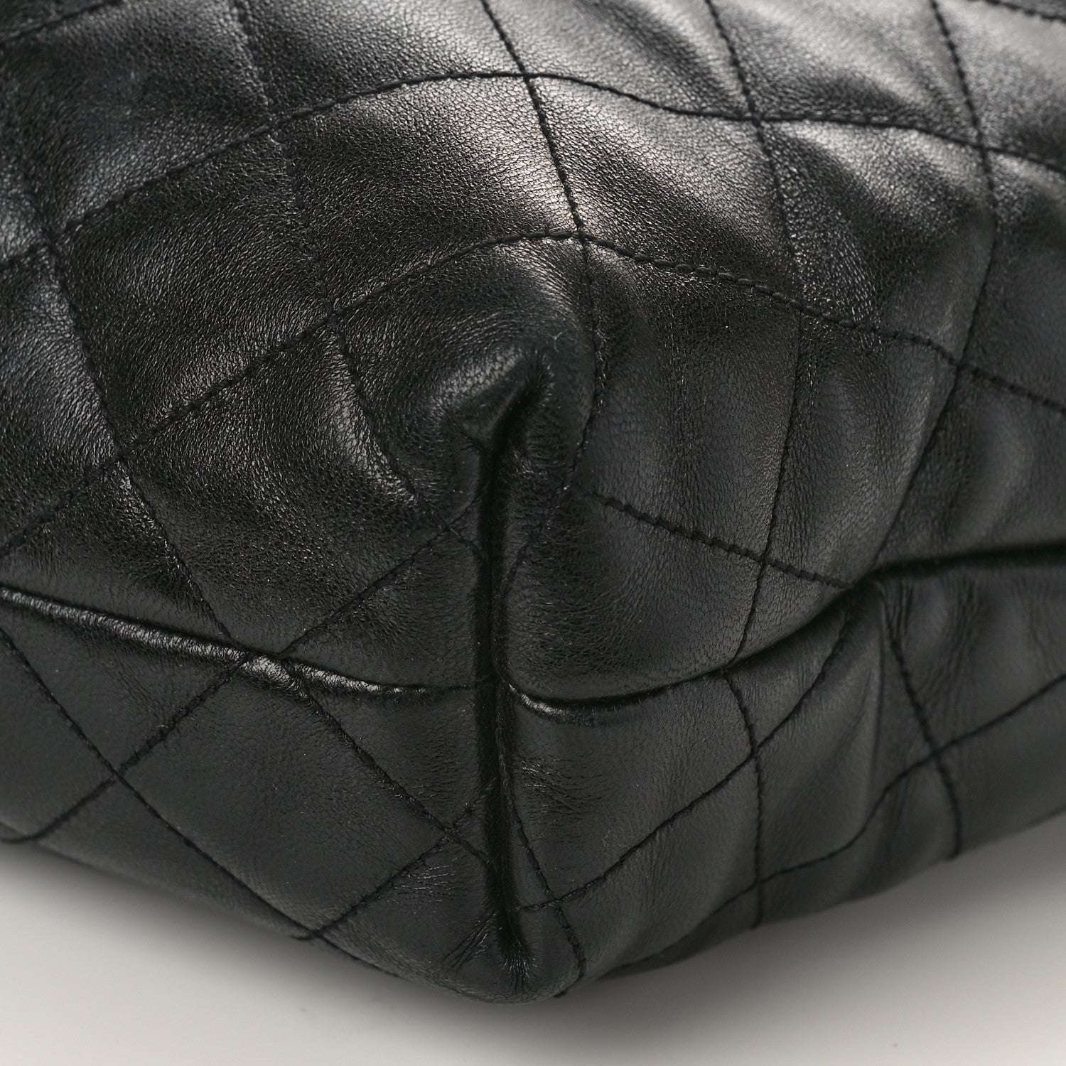 Saint Laurent Lambskin Quilted Maxi Icare Shopping Tote Black 9 of 9