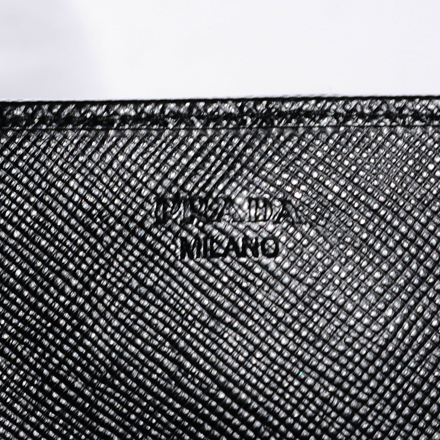 Saffiano Metal Oro Chain Wallet Nero Black