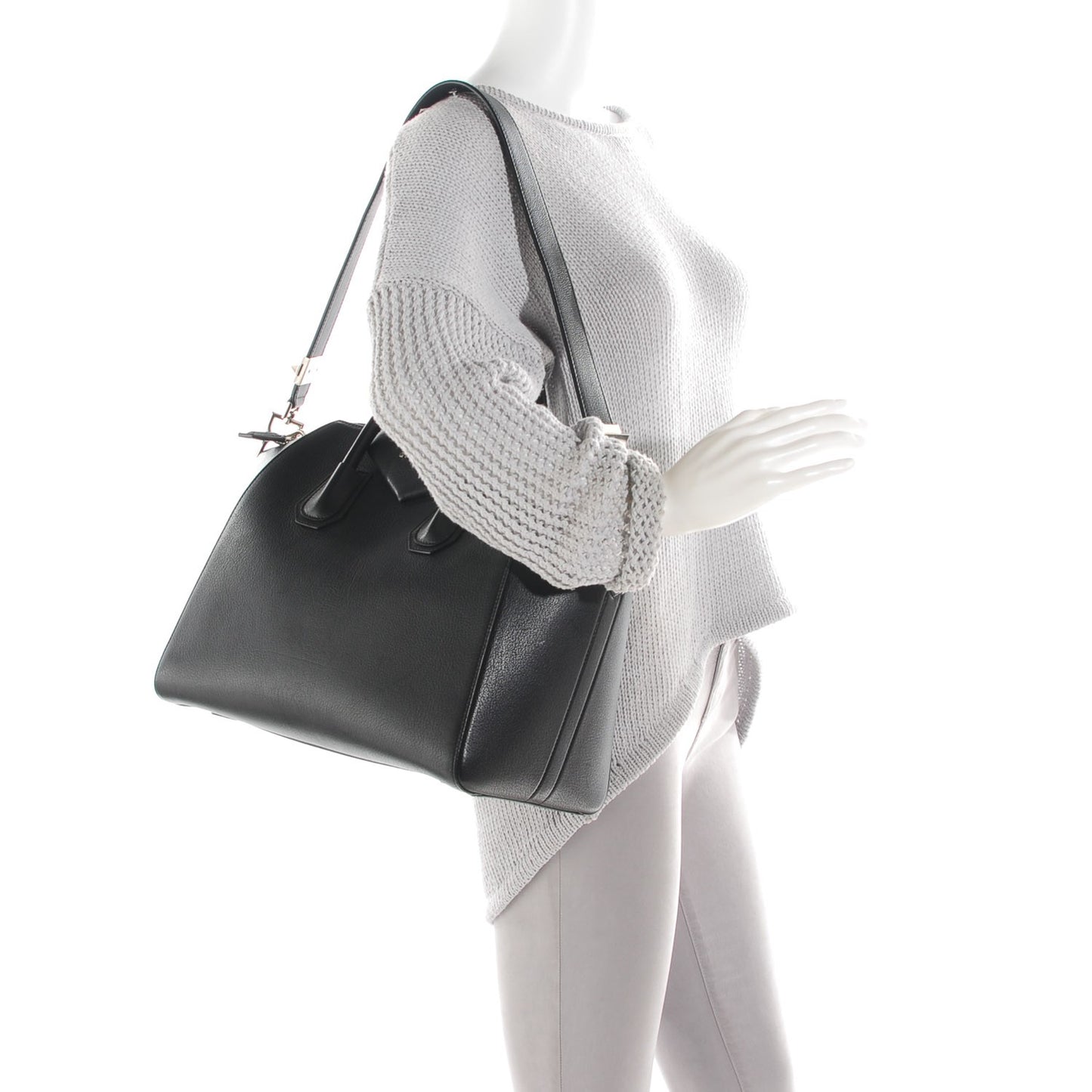 Sugar Goatskin Medium Antigona Black