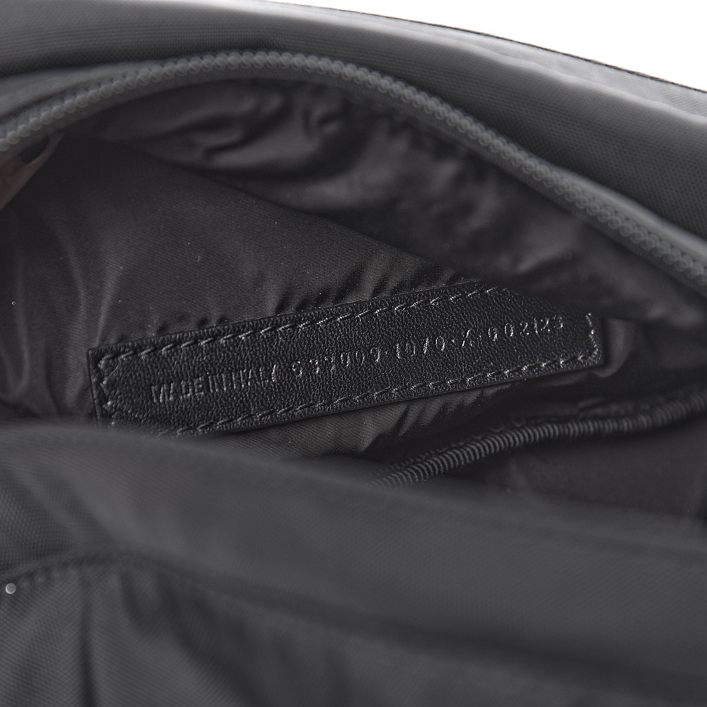 Textured Sport Nylon Logo Embroidered Wheel Beltpack Black