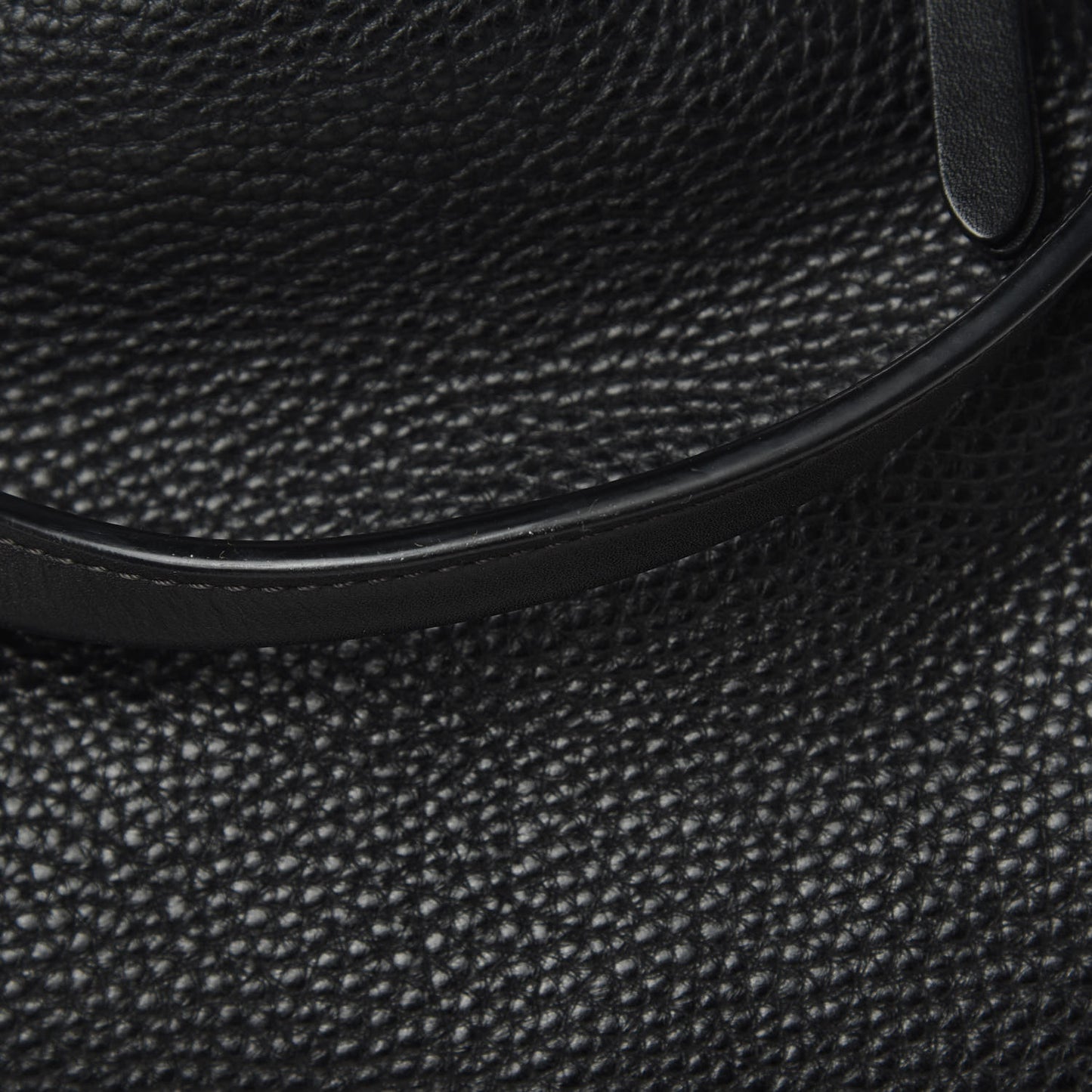 Grainy Calfskin House Check Medium Maidstone Black