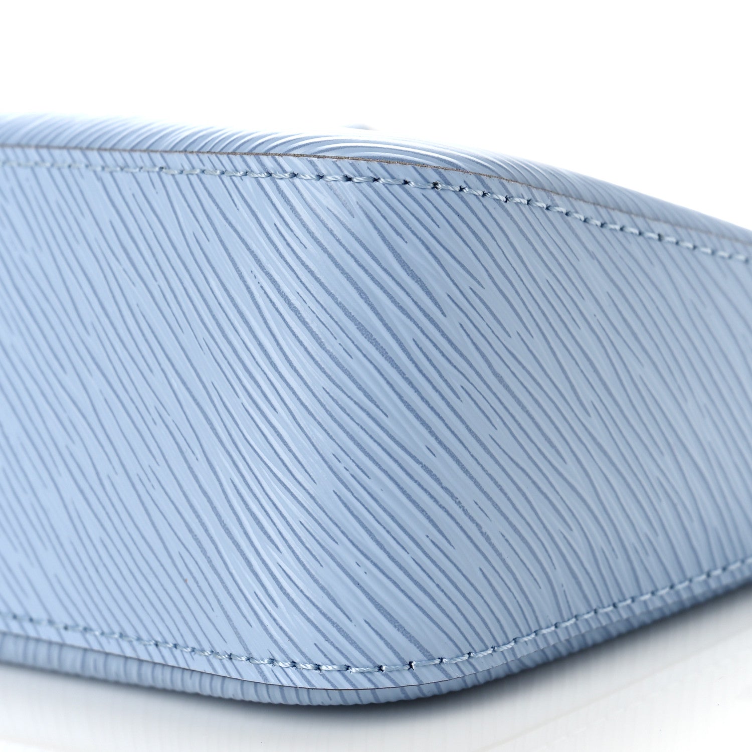Louis Vuitton Epi Marelle Bleu Nuage 9 of 9