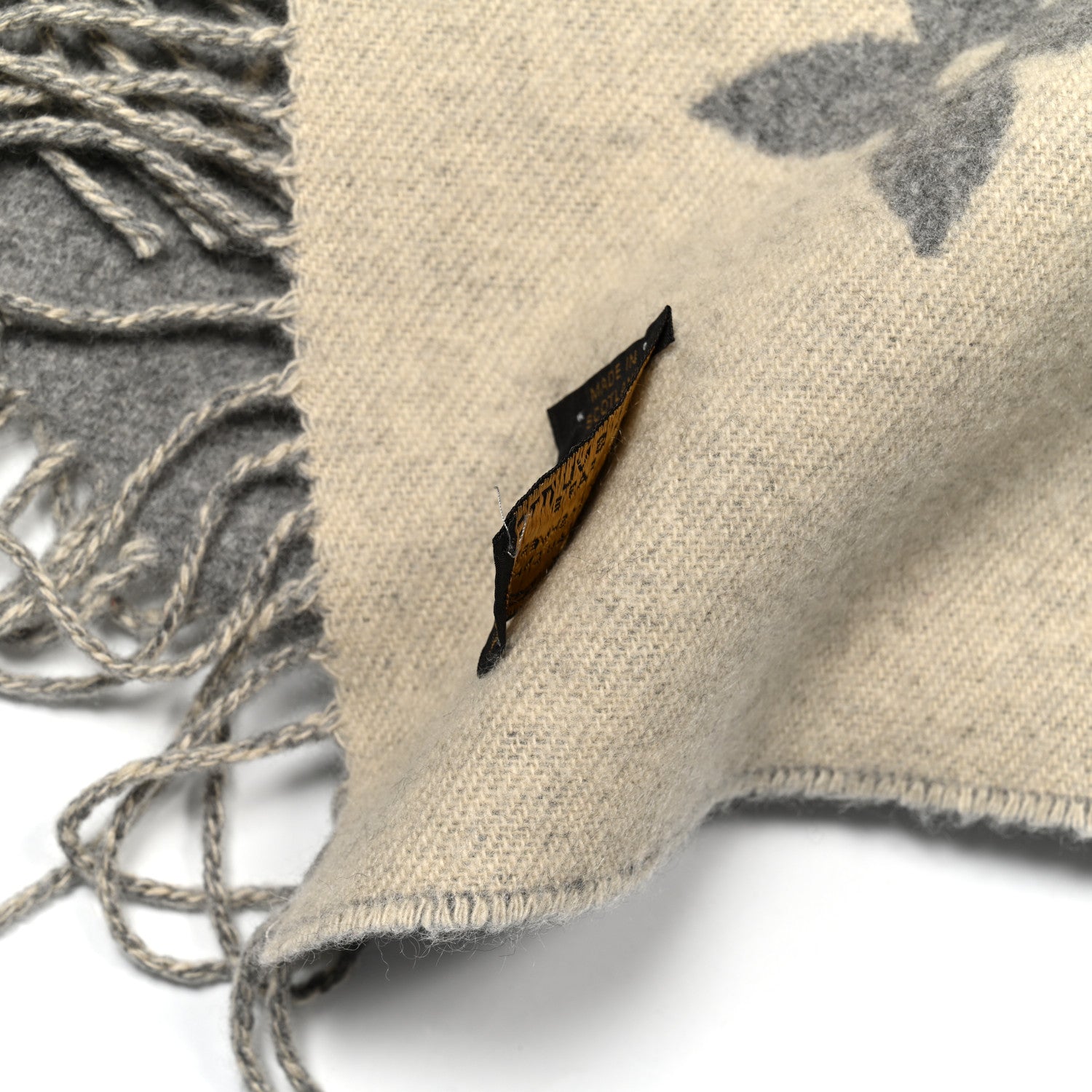 Louis Vuitton Cashmere Monogram Reykjavik Scarf Grey 4 of 4