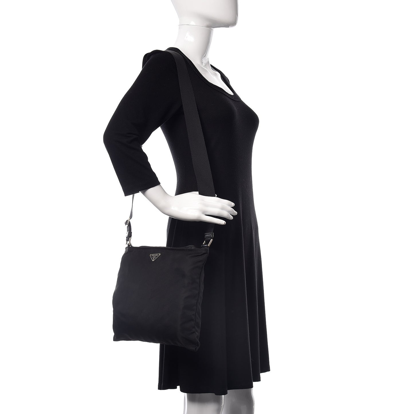 Nylon Flat Messenger Bag Black