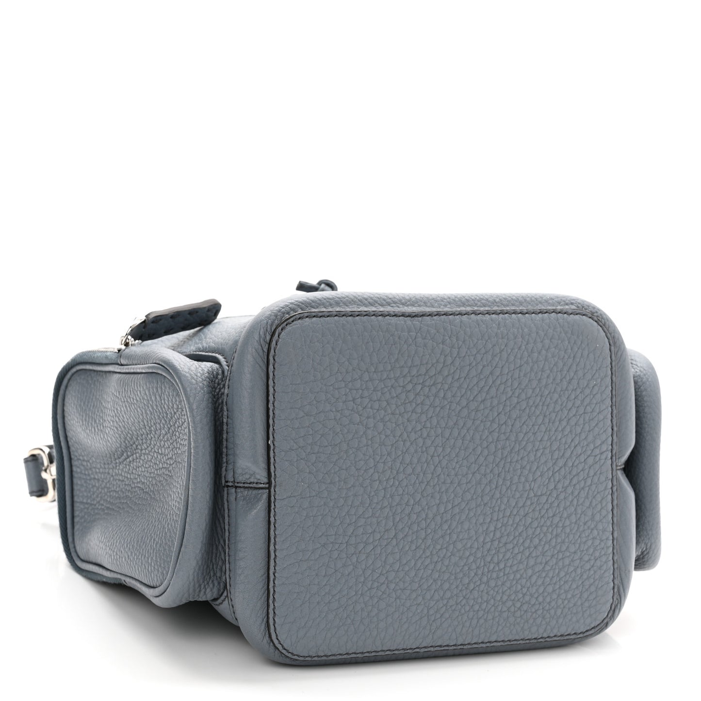 Cuoio Romano Selleria F is Fendi Grande Mon Tresor Pocket Bucket Bag Nube