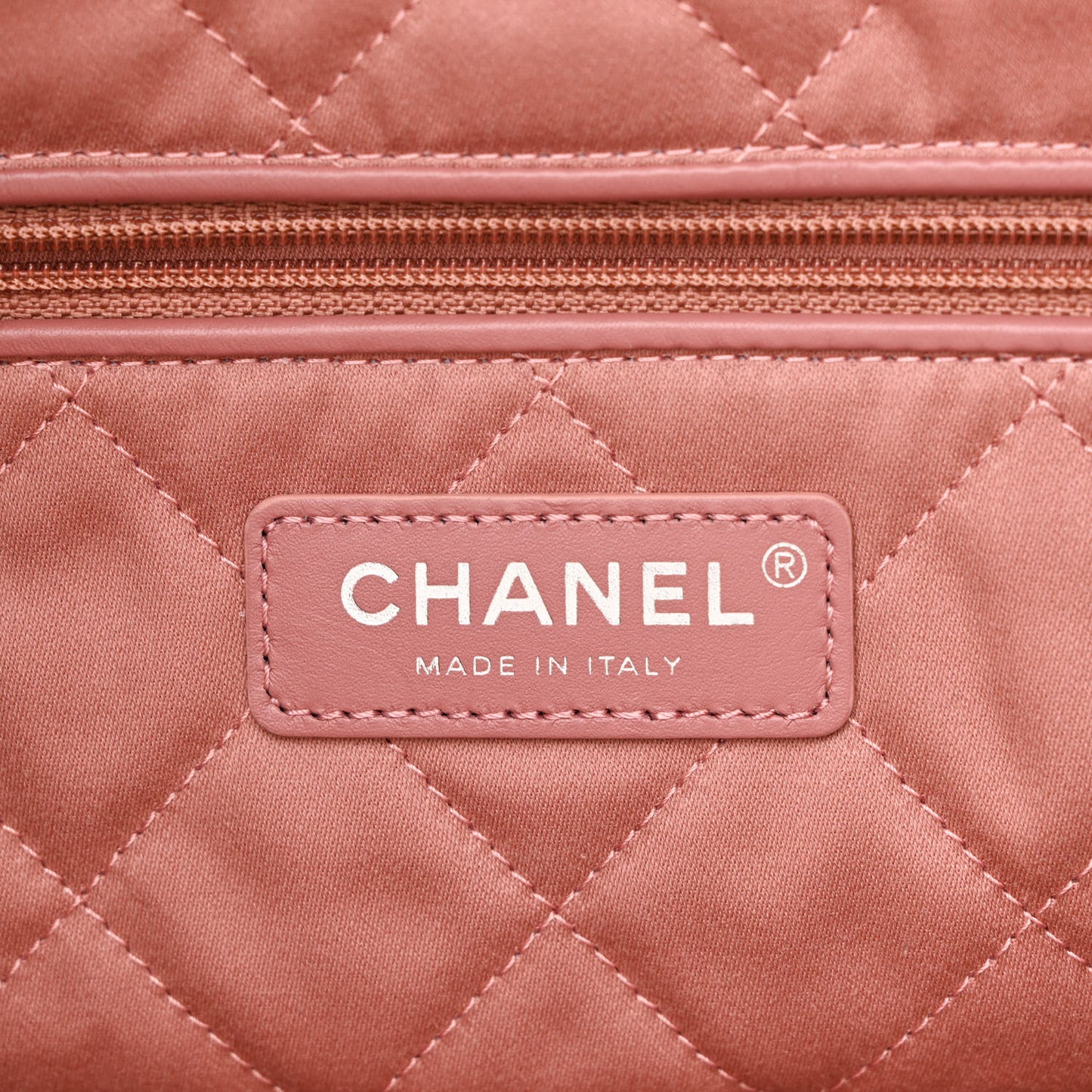 Metallic Calfskin Quilted Small Chanel 22 Pink