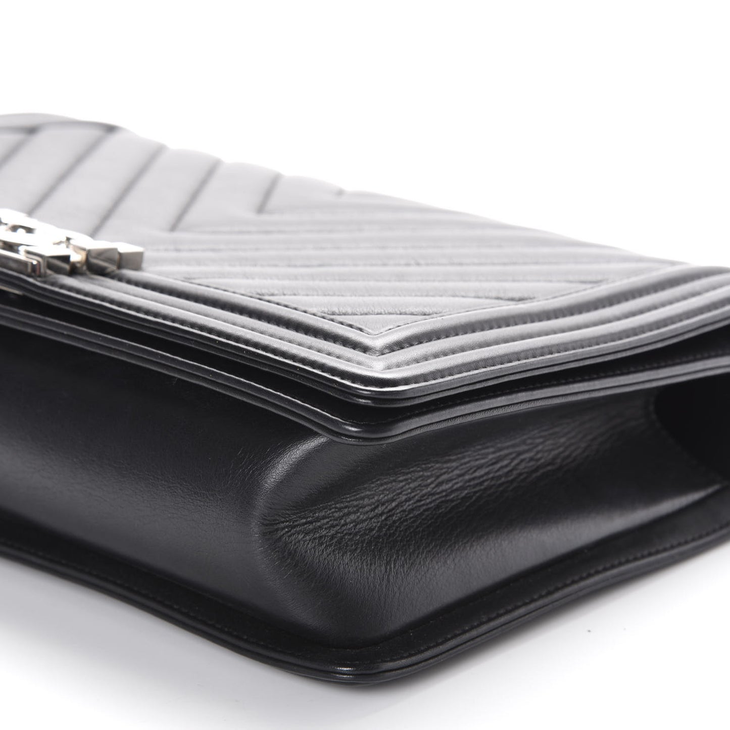 Lambskin Chevron Quilted New Medium Boy Flap Black