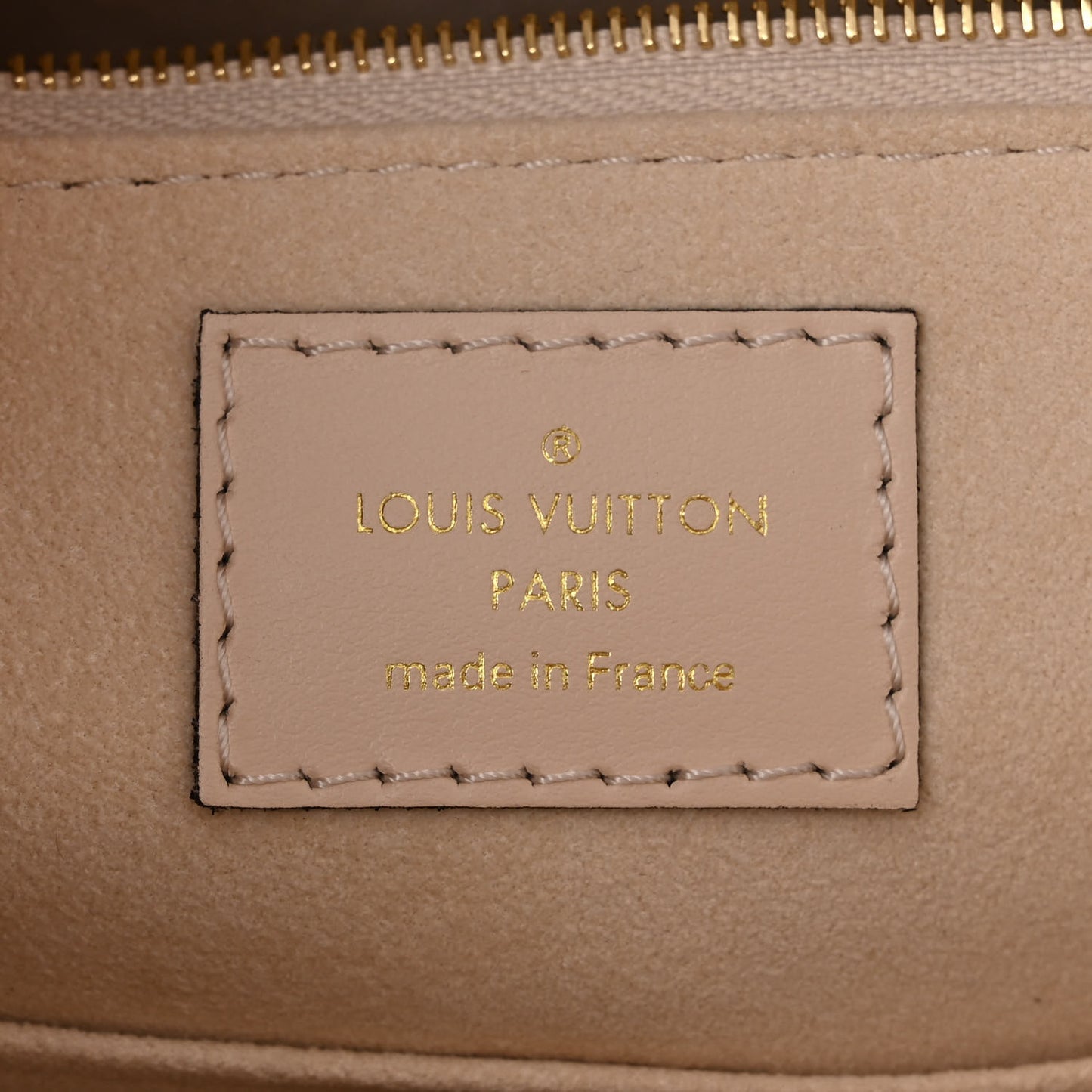 Empreinte Monogram Giant Onthego MM Creme