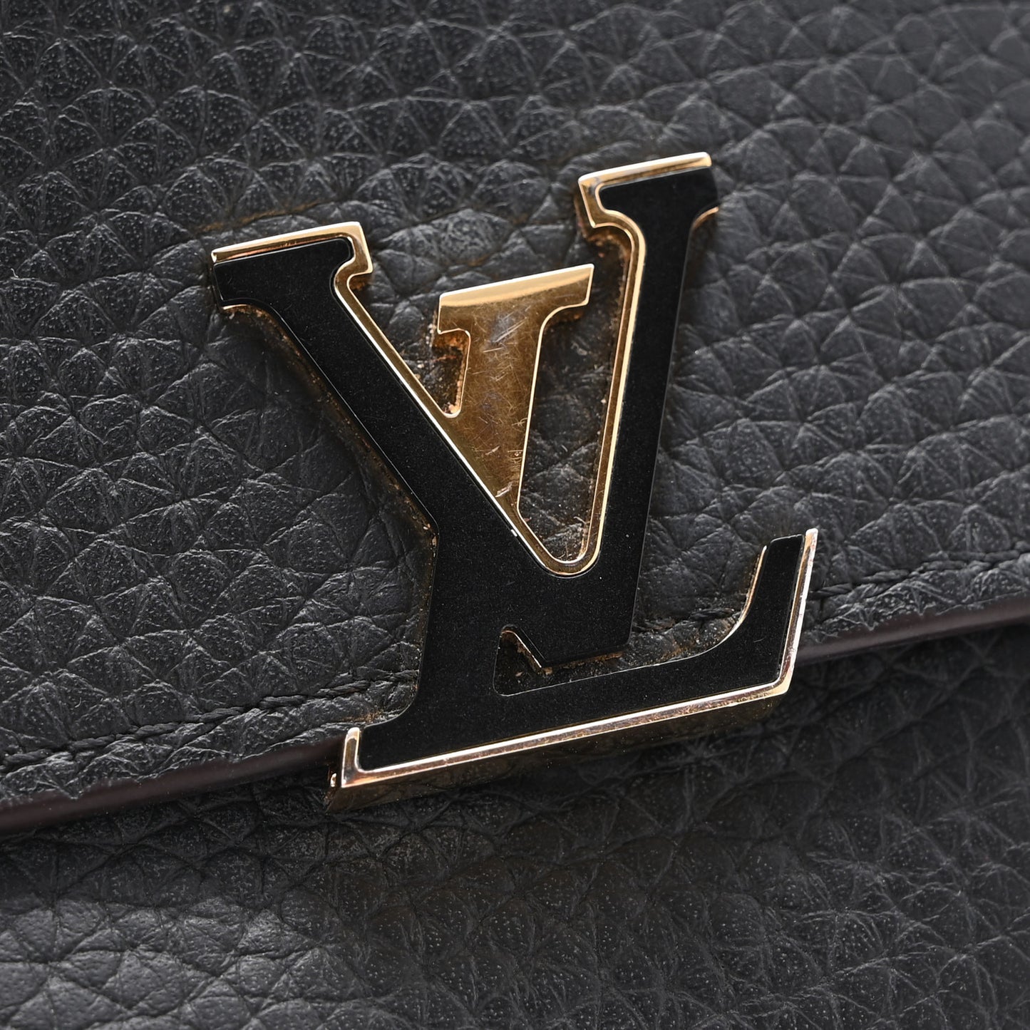 Taurillon Capucines Compact Wallet Black