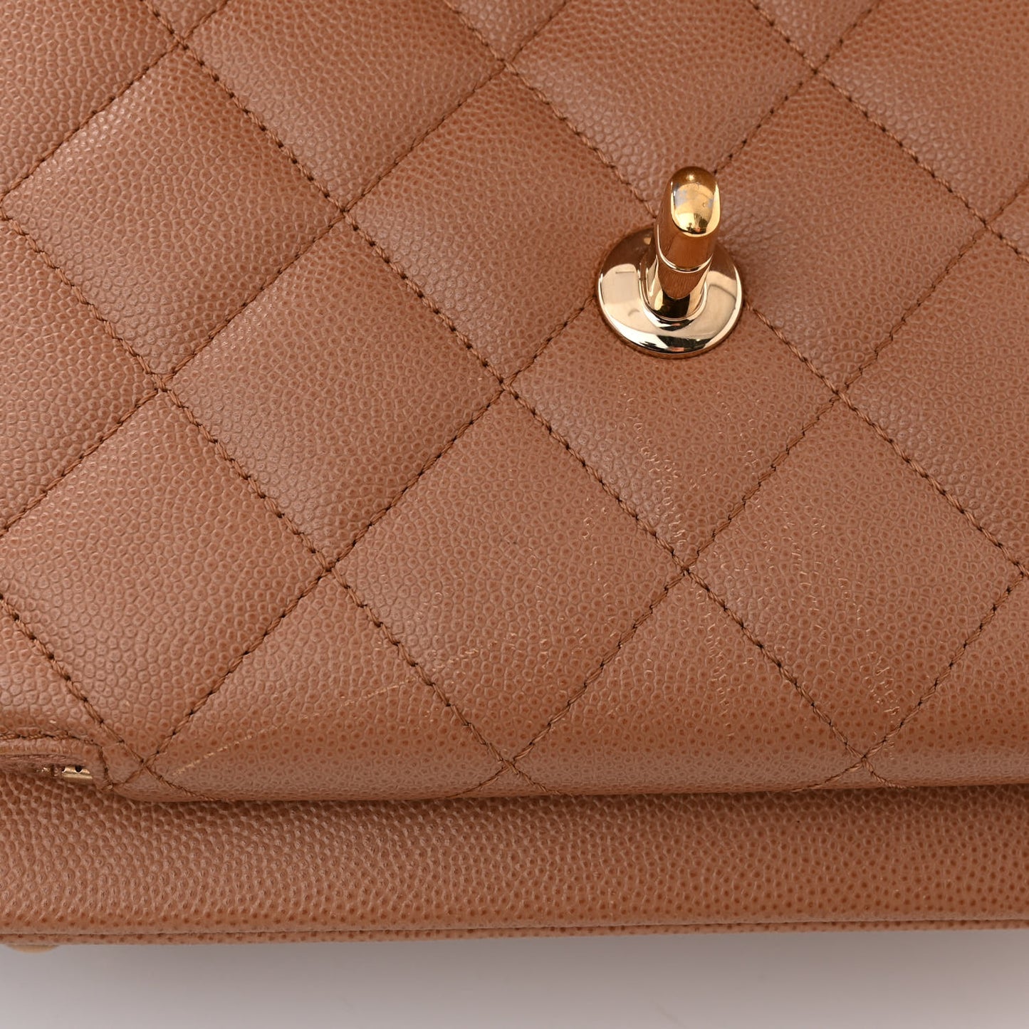 Caviar Quilted Medium Business Affinity Flap Beige