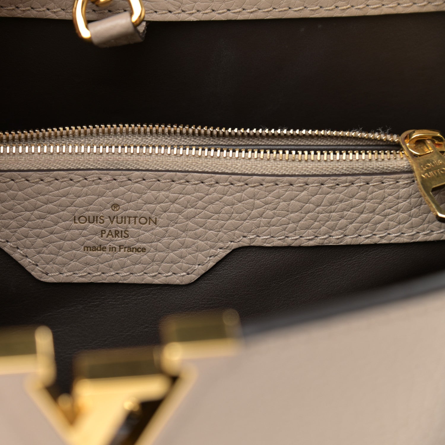 Louis Vuitton Taurillon Capucines MM Galet 5 of 9