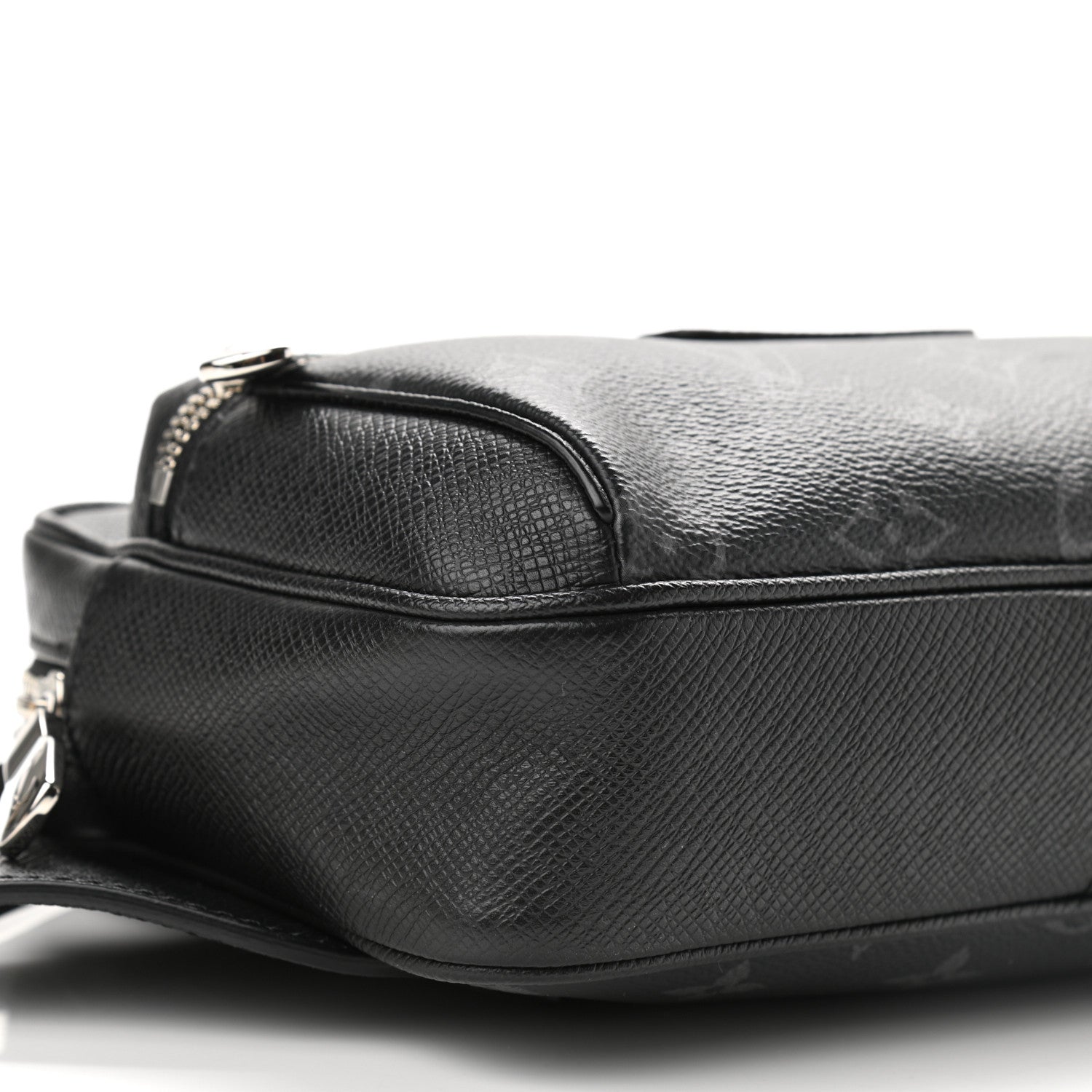 Louis Vuitton Taiga Monogram Outdoor Bumbag Black 9 of 10