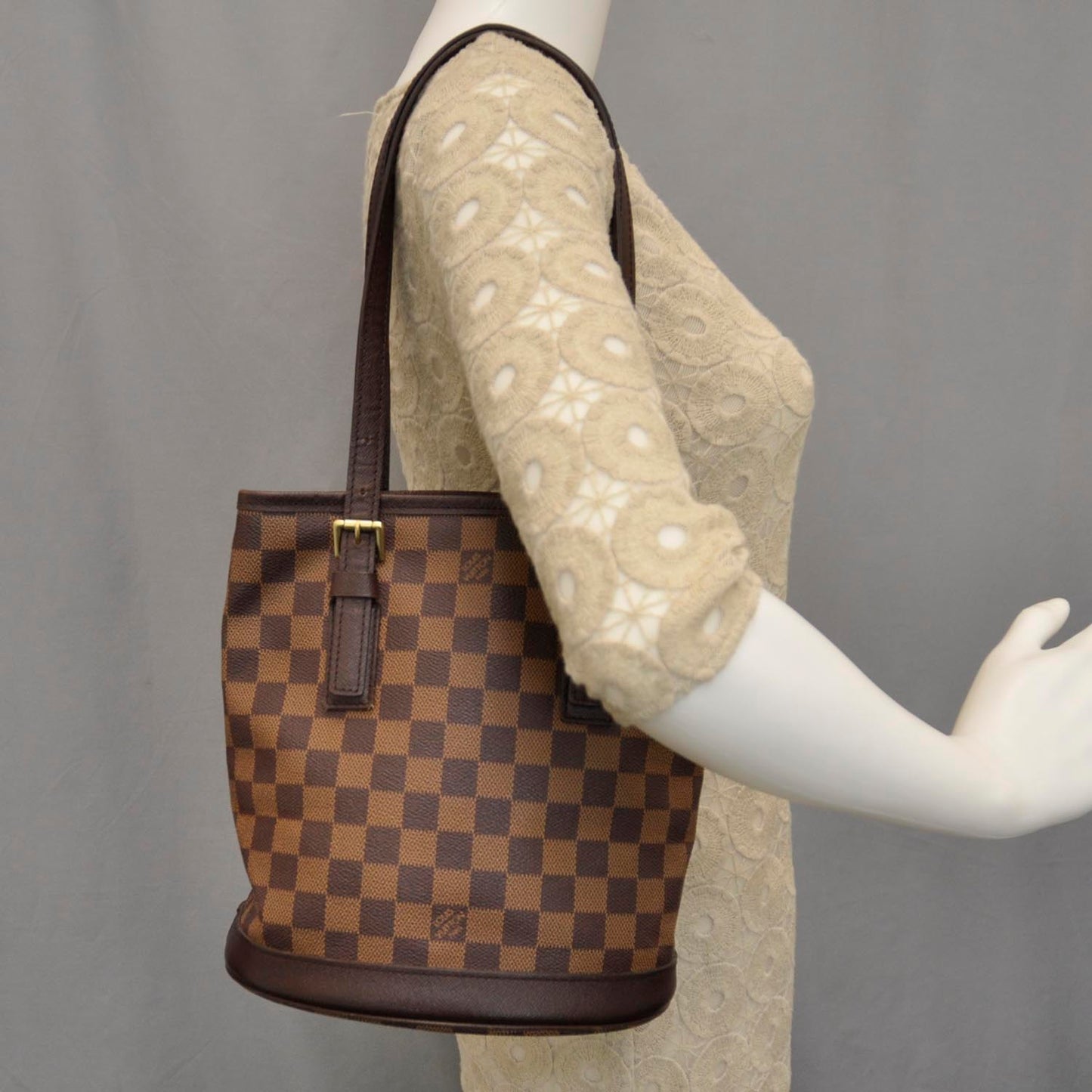Damier Ebene Marais Bucket 23