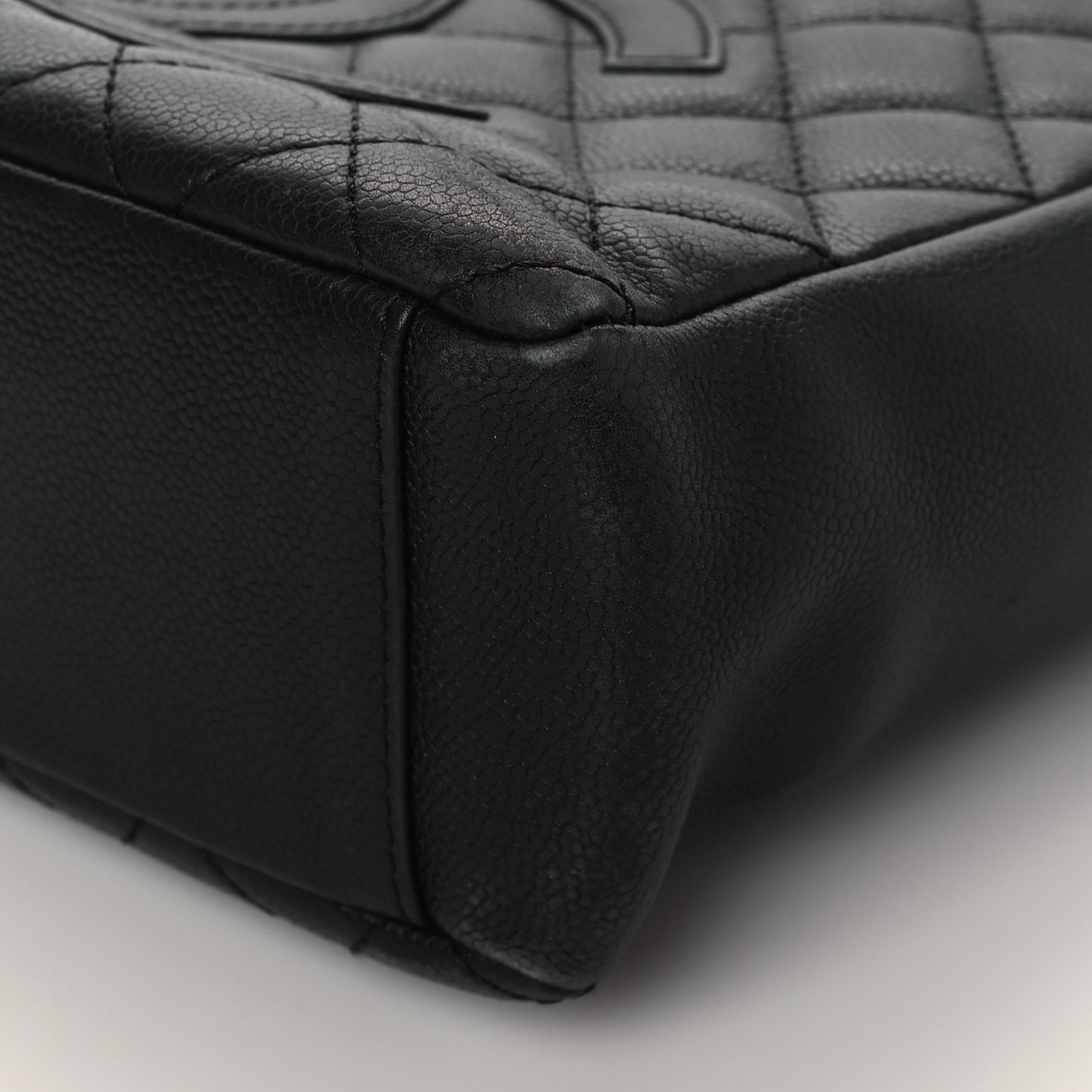 Caviar Quilted Petit Shopping Tote PST Black