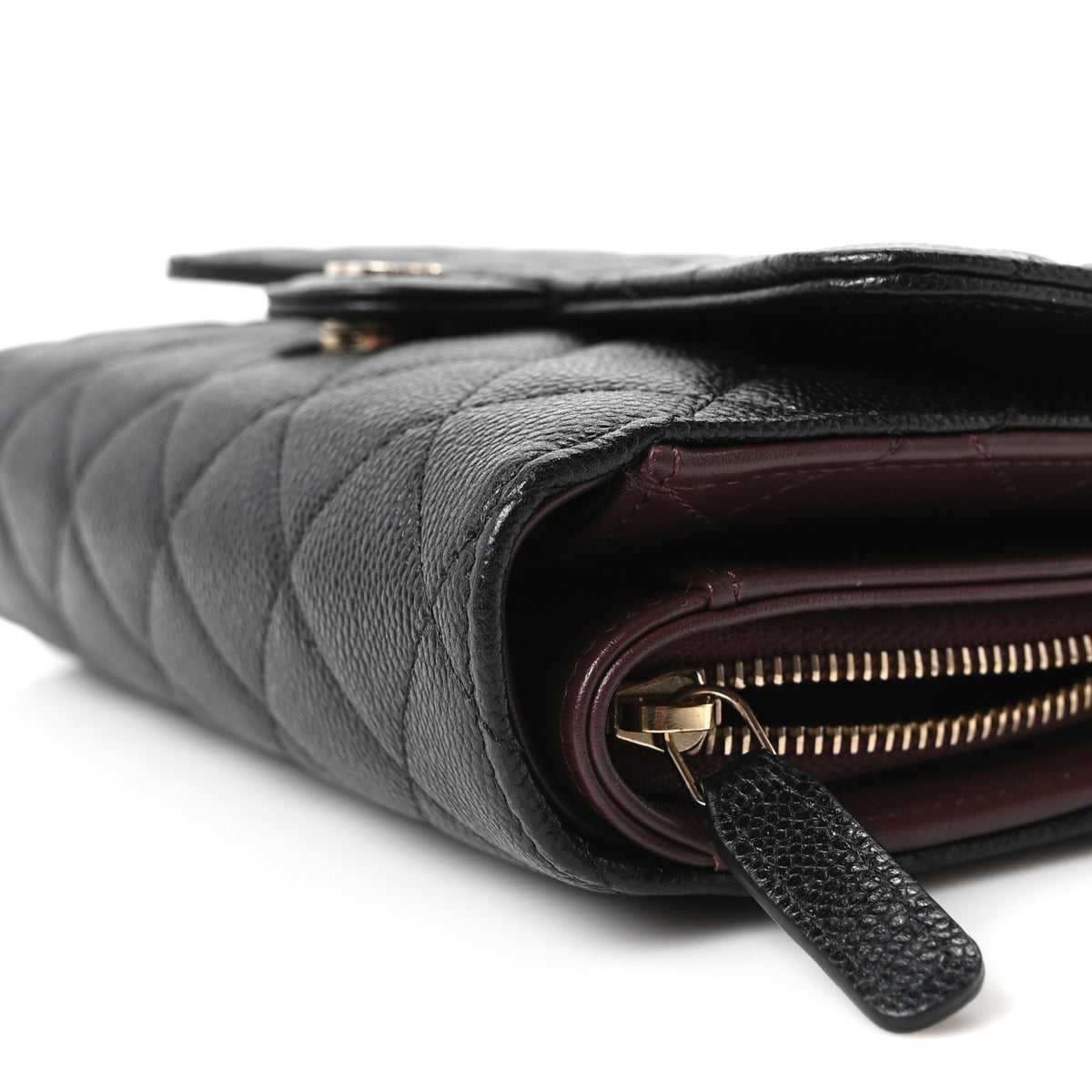 Caviar Quilted Compact Wallet On Chain WOC  Black