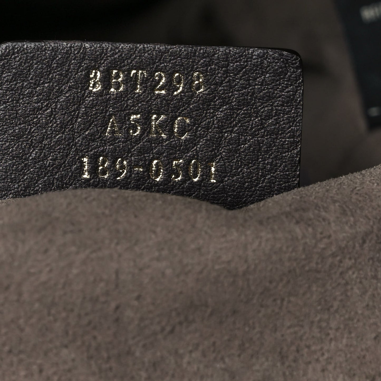 Glazed Fabric Vitello Grace F is Fendi FF 1974 Stamp Patch Grande Mon Tresor Bucket Bag Mogano Panna Black