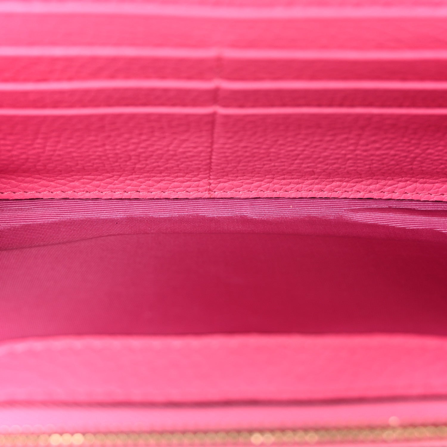 Valentino Garavani Pebbled Calfskin Rockstud Flip Lock Wallet On Chain Feminine Pink 8 of 19